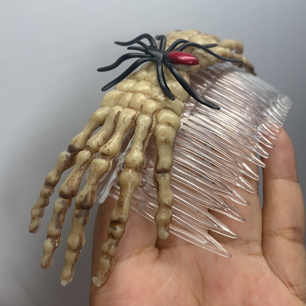 Spider and Skeleton Hand Hair Comb - Picture 3 of 4